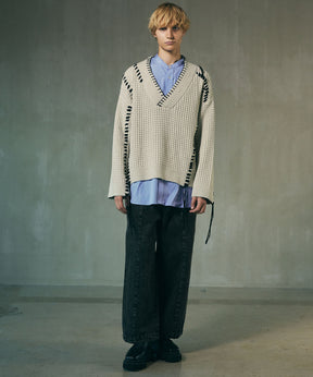 【SALE】Oni-Waffle Embroidery Prime-Over V-Neck Knit Pullover