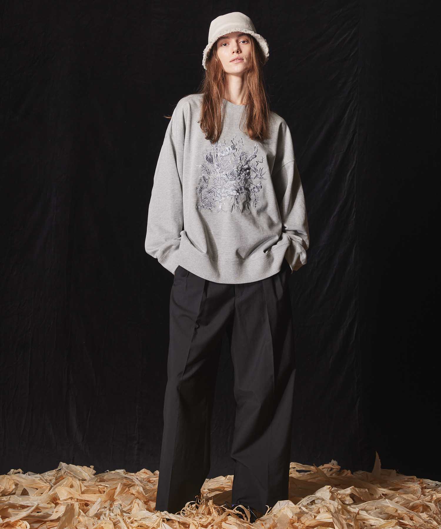 Flower Embroidery Heavy-Weight Sweat Prime-Over Crew Neck Pullover