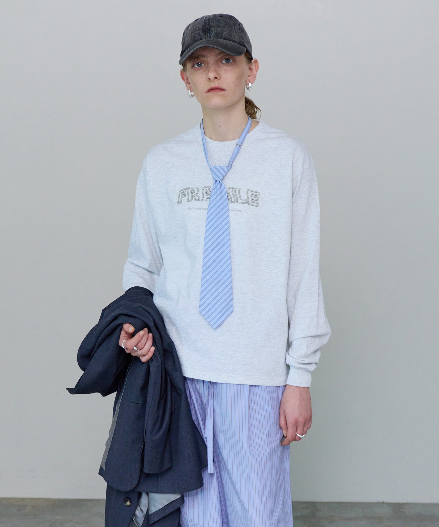 SALE】FRAGILE Embroidery T-shirt