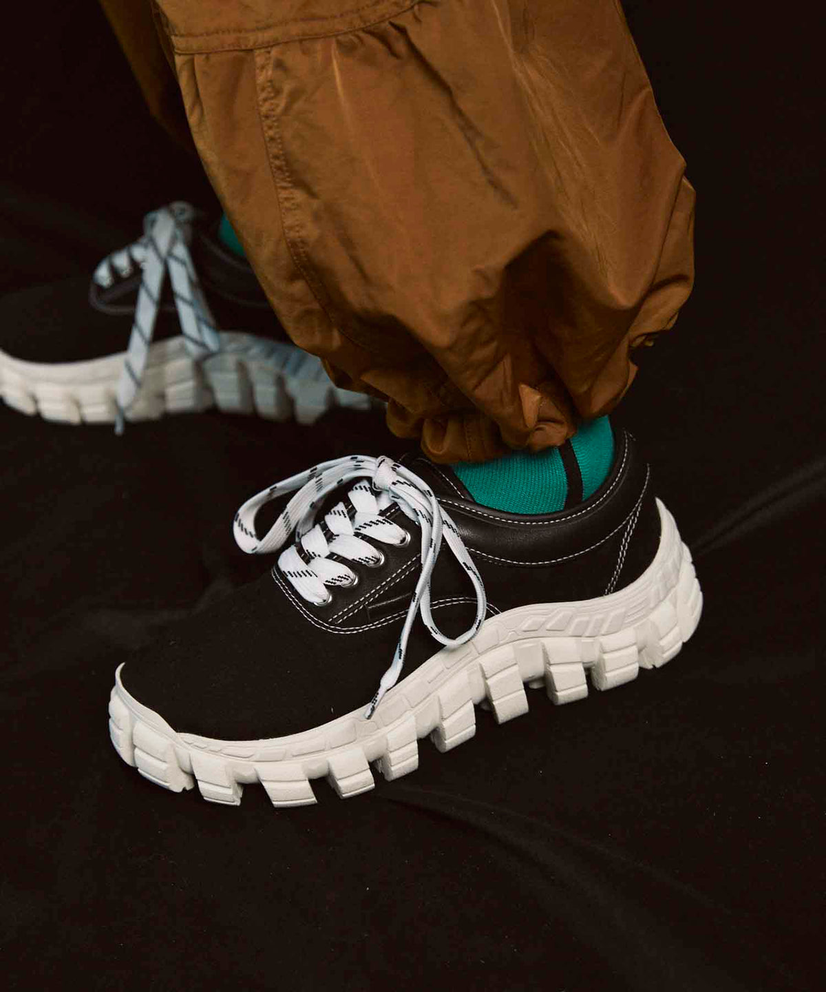 【SPECIAL SHOES FACTORY COLLABORATION】Rattling Sole Authentic Canvas Sneakers
