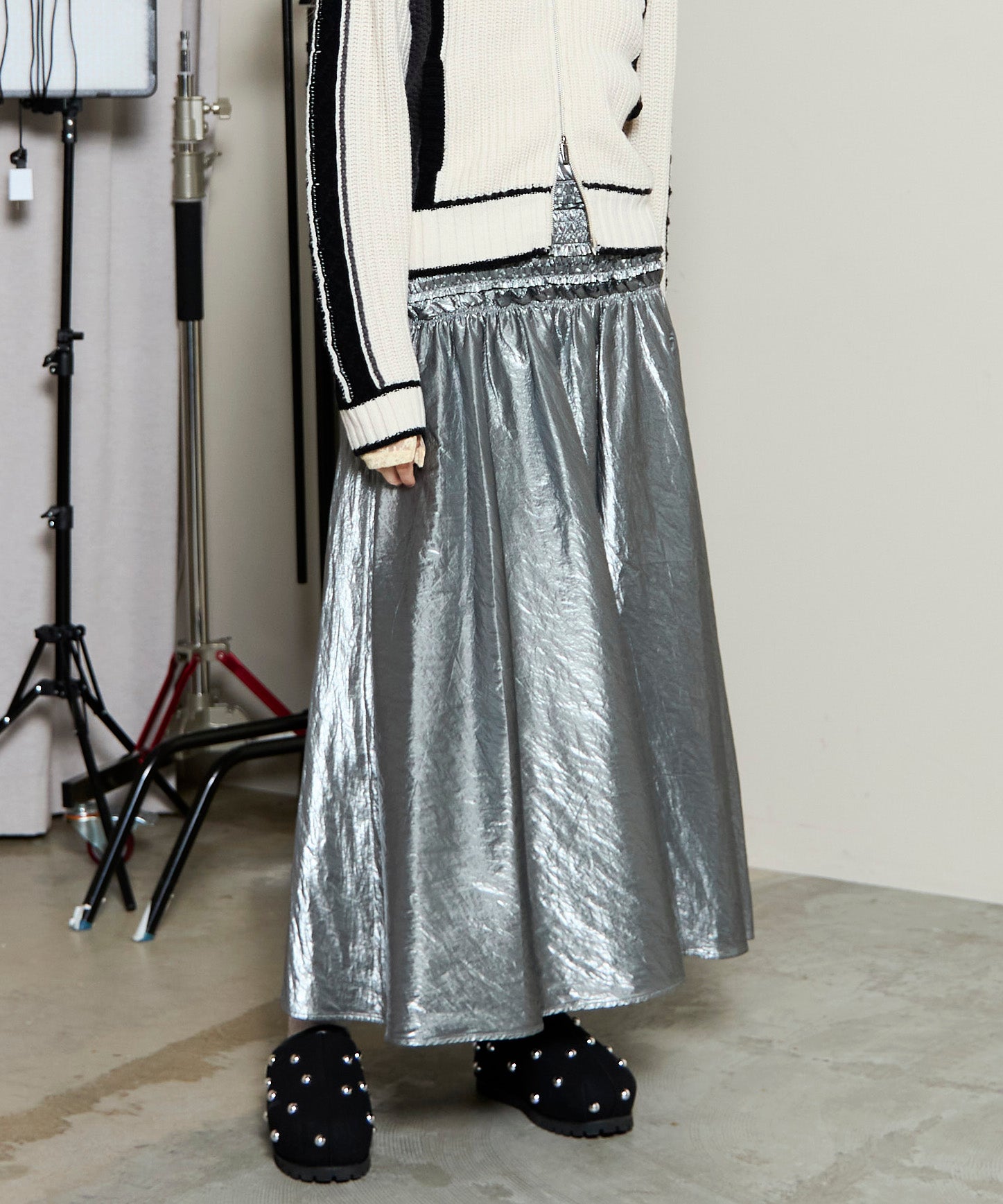 25WINTER PRE-ORDER】Metallic Flare Skirt