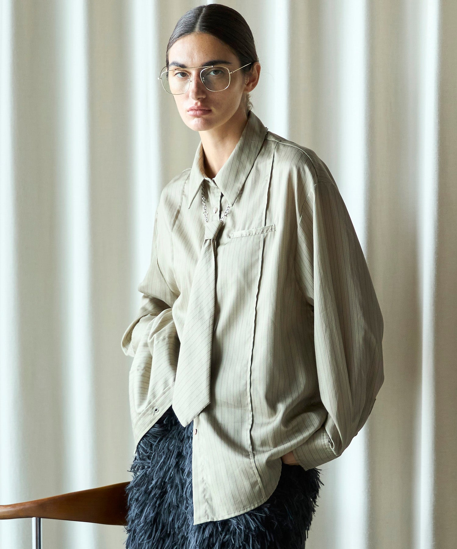 メゾンスペシャル シャーリングビスチェシャツ　ホワイト　2025 美品　長袖 Chain Tie Shirt