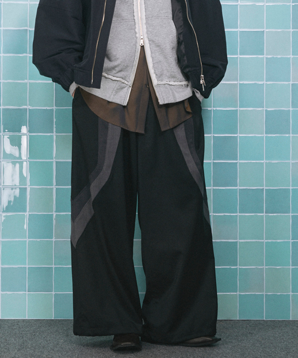 【26ss PRE-ORDER】Flower Patchwork Vintage Like Easy Sweat Pants