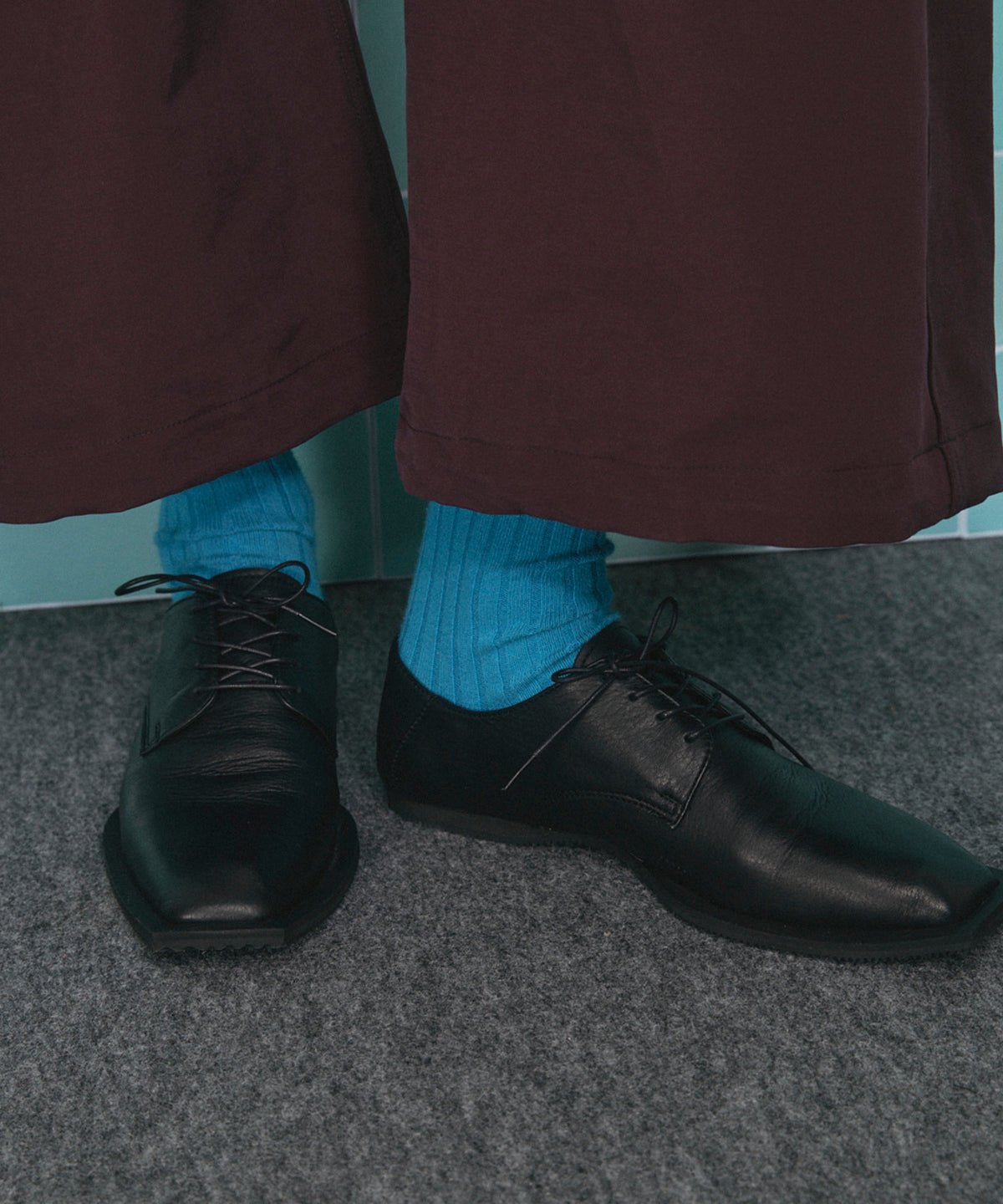 【SPECIAL SHOES FACTORY COLLABORATION】Square Toe With Open Lacing Flat Slip-ons