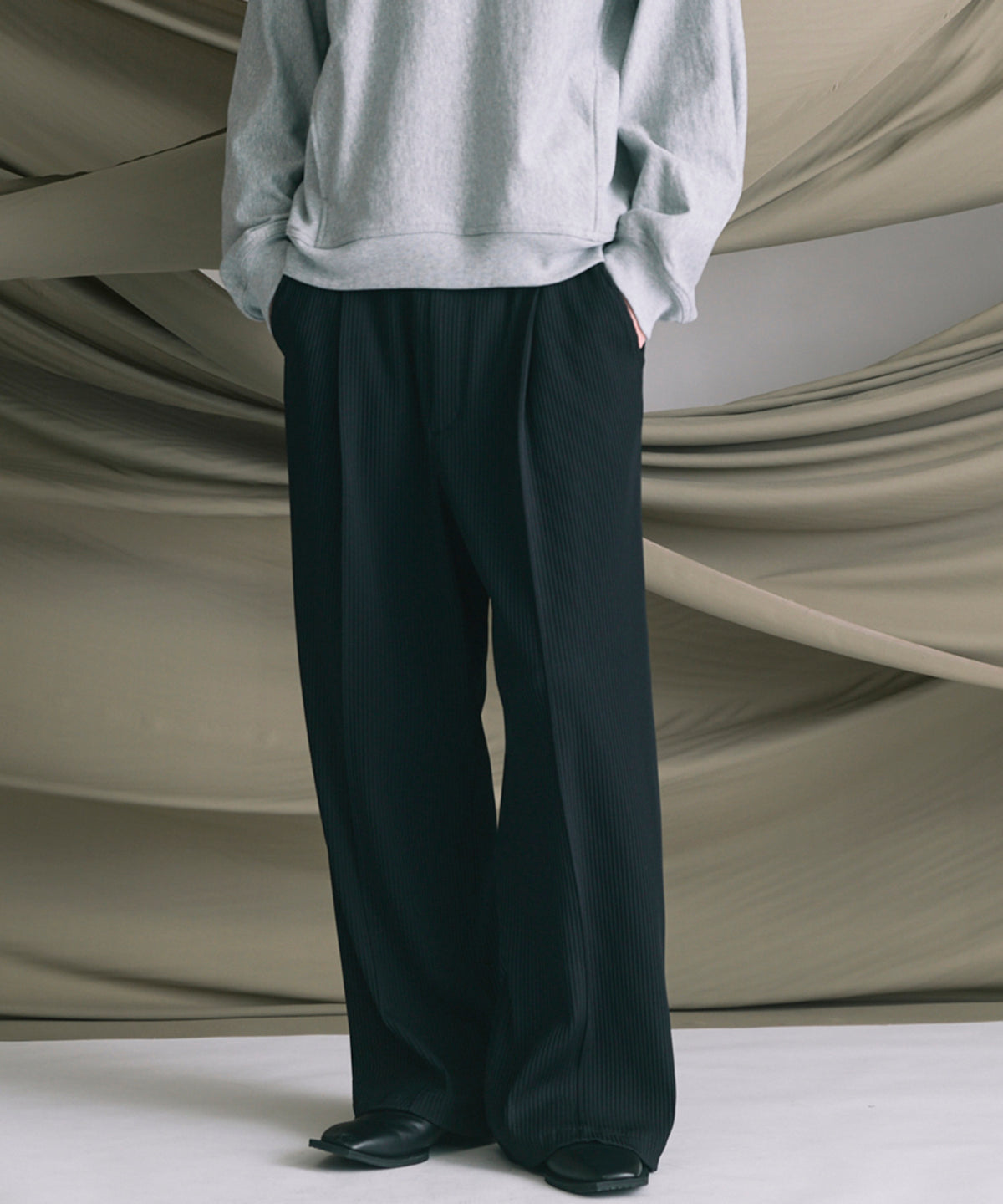 【26ss PRE-ORDER】Flower Patchwork Vintage Like Easy Sweat Pants
