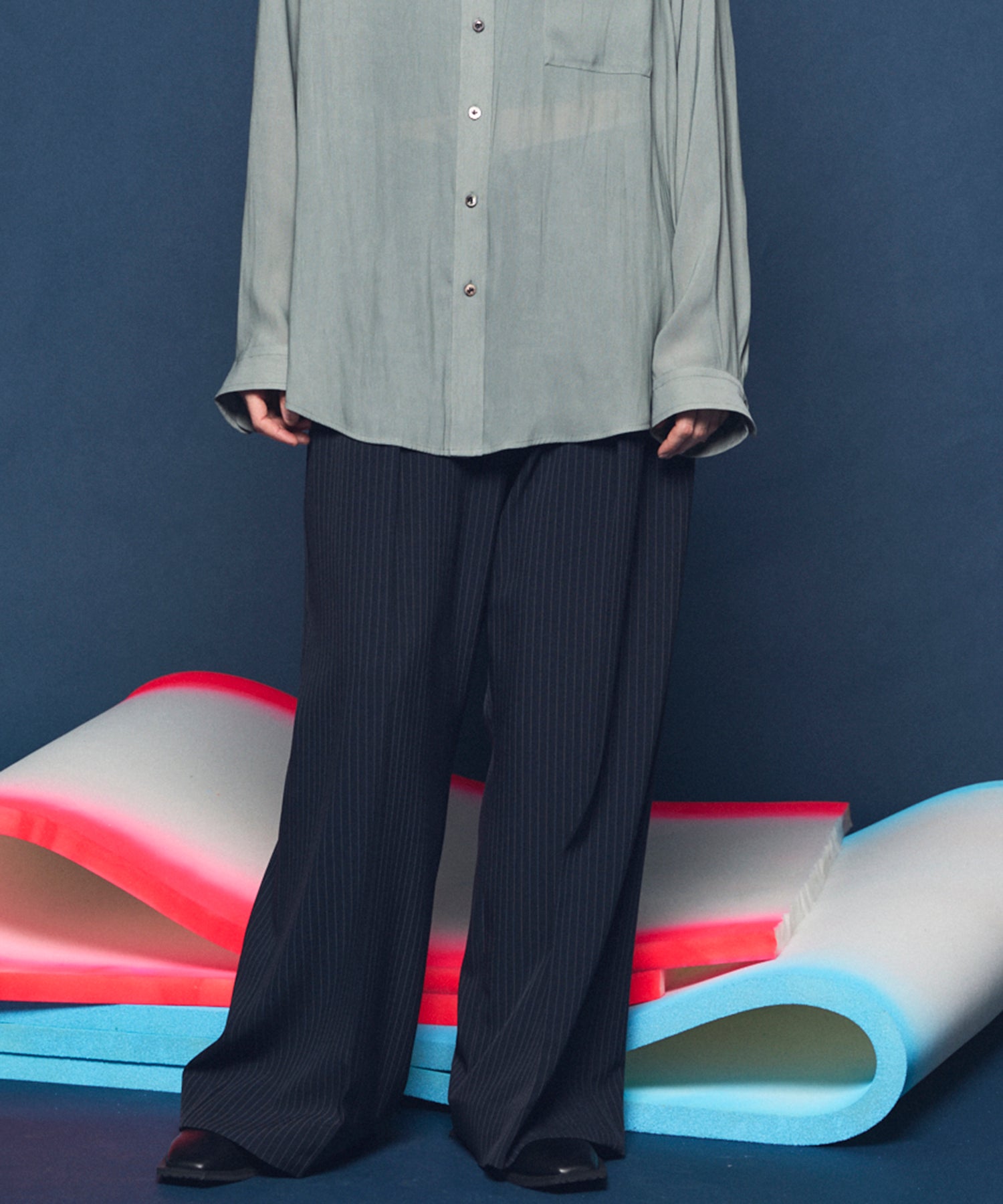 Frieren StripePrime-Wide Two-tuck Trousers