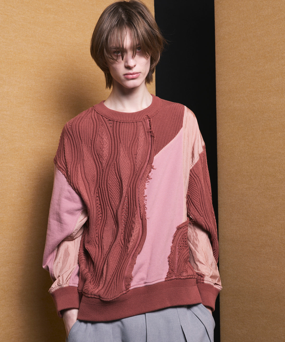 Different Material Docking Prime-Over 3d Knit Pullover