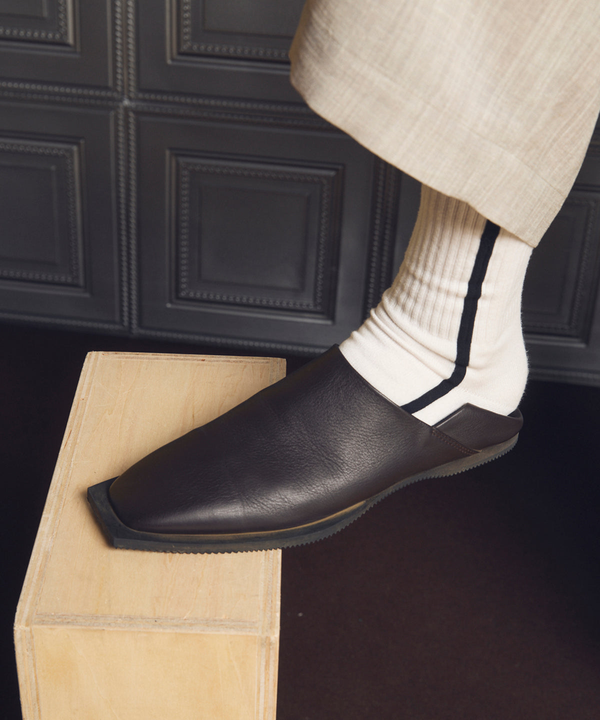 【SPECIAL SHOES FACTORY COLLABORATION】Plain Toe With Open Lacing Flat Slip-ons