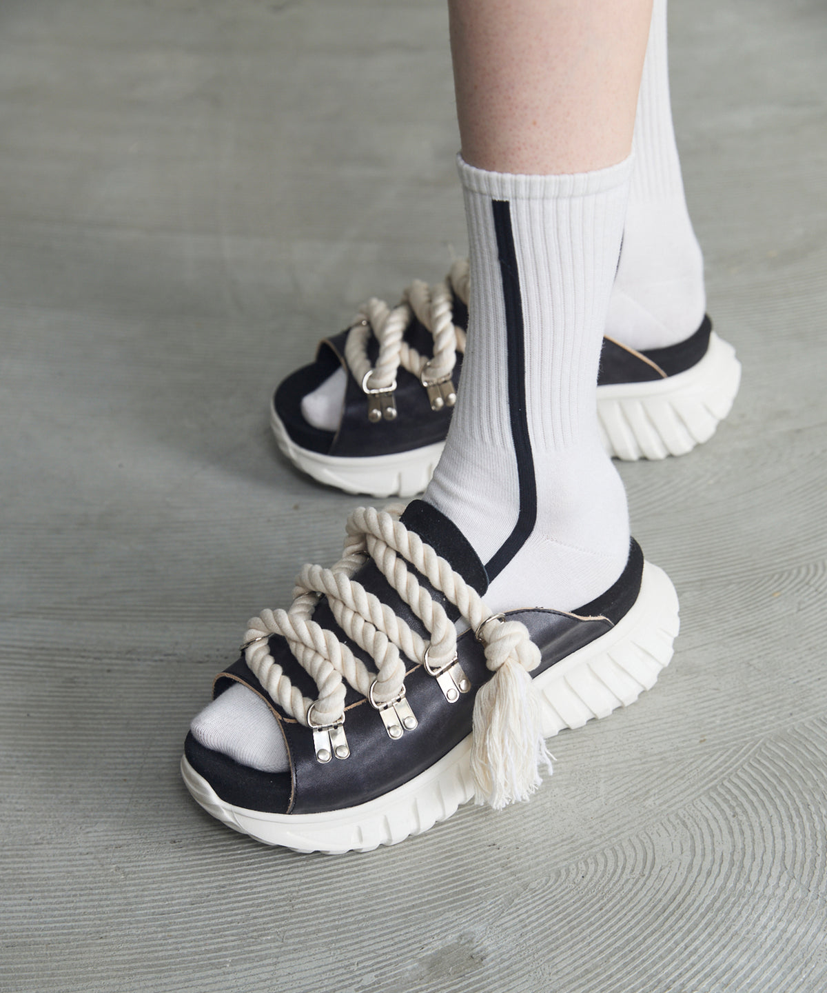 【SPECIAL SHOES FACTORY COLLABORATION】Dog Ear Lace-up Platform Sandals