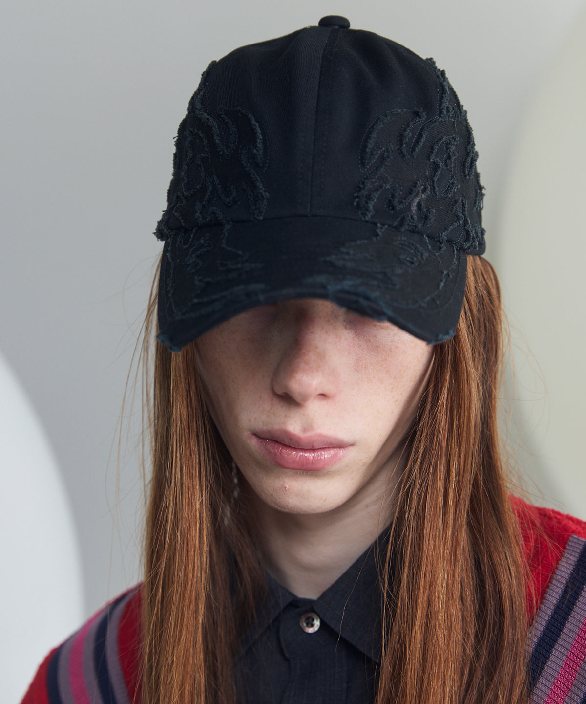 Motif Damaged Tribal Pattern 6P Cap