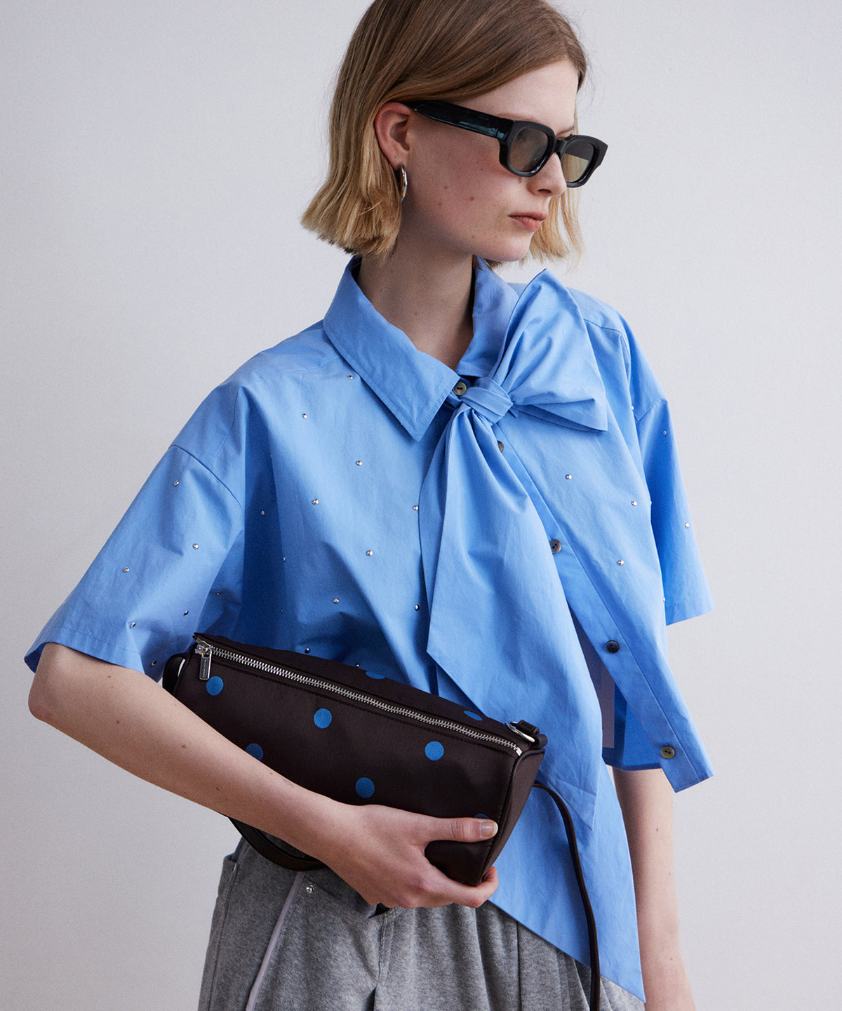 【PRE-ORDER】Studded Half-Sleeve Bow Tie Shirt