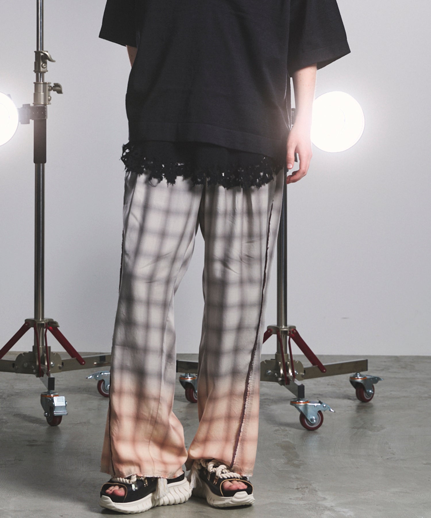 26SS PRE-ORDER】Destroy Damage Prime-Wide Ombre Check Relaxing Pants