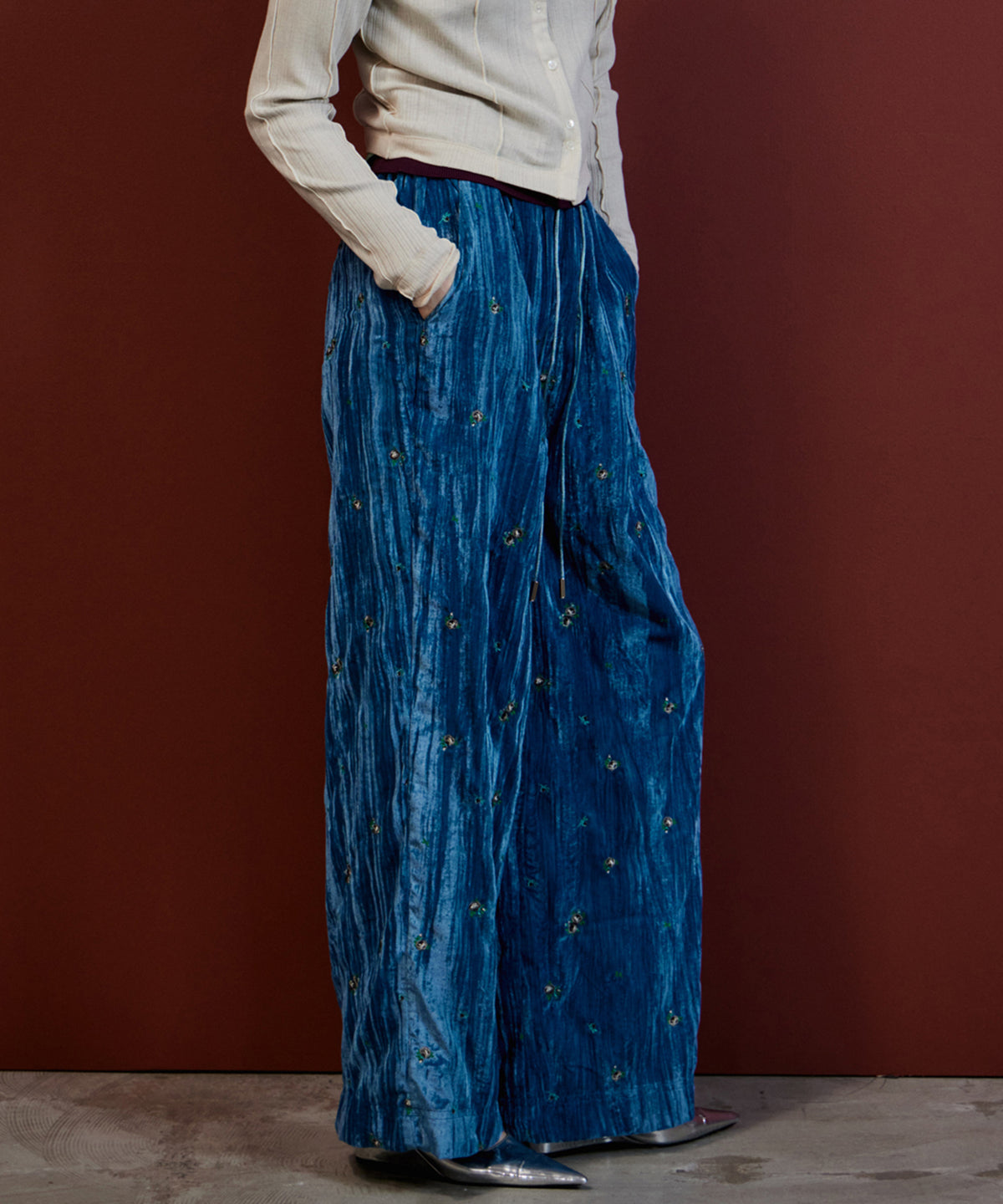 Flower Embroidery Velour Easy Pants