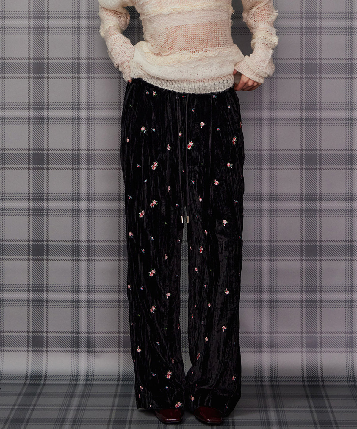 Flower Embroidery Velour Easy Pants
