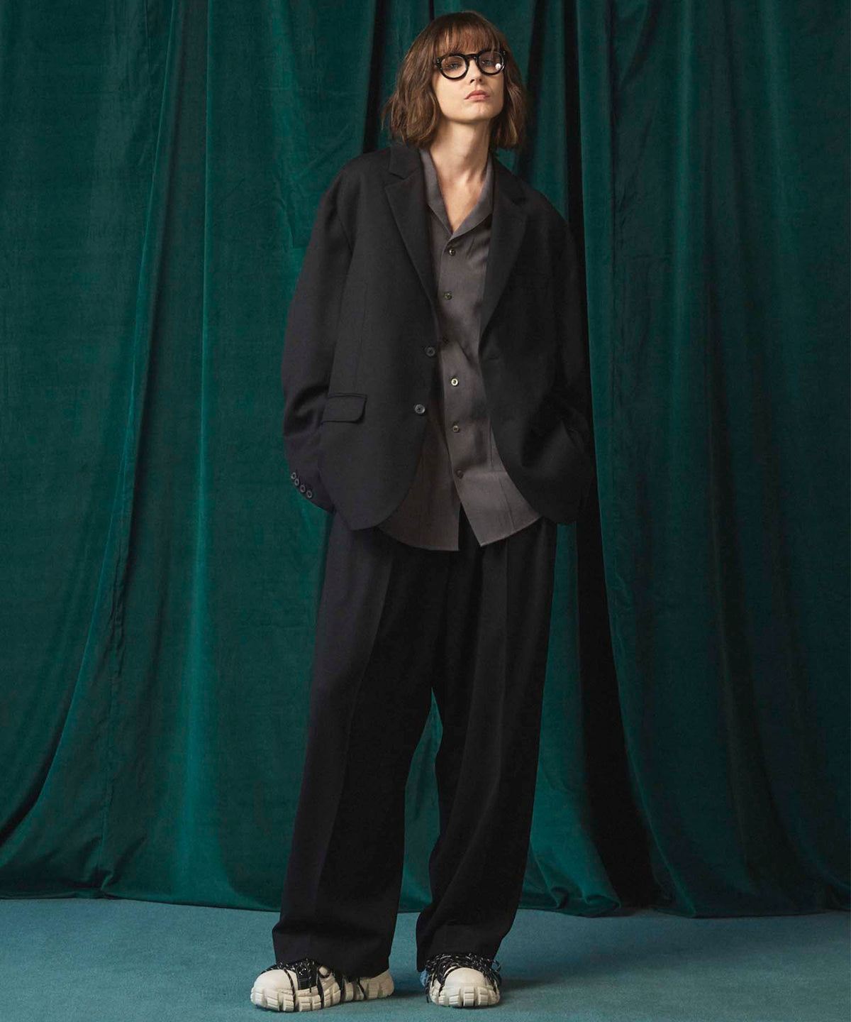 清晰的毛刺放松装置