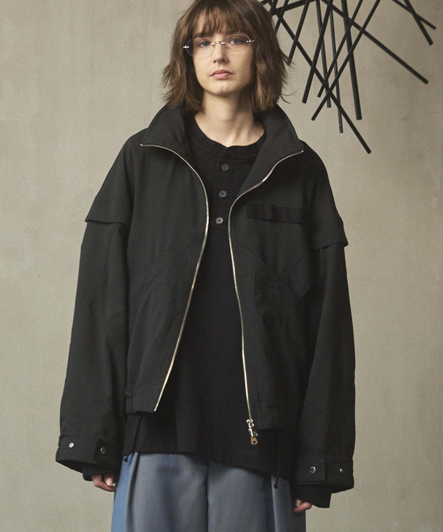 Prime-Over Curved Switching Blouson