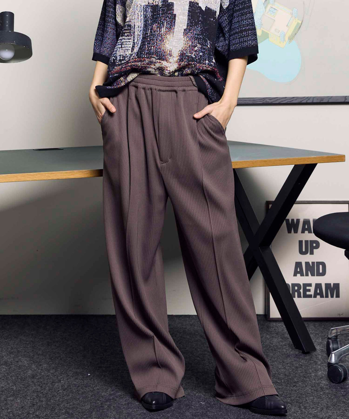 歐米茄的肋骨銷寬褲子