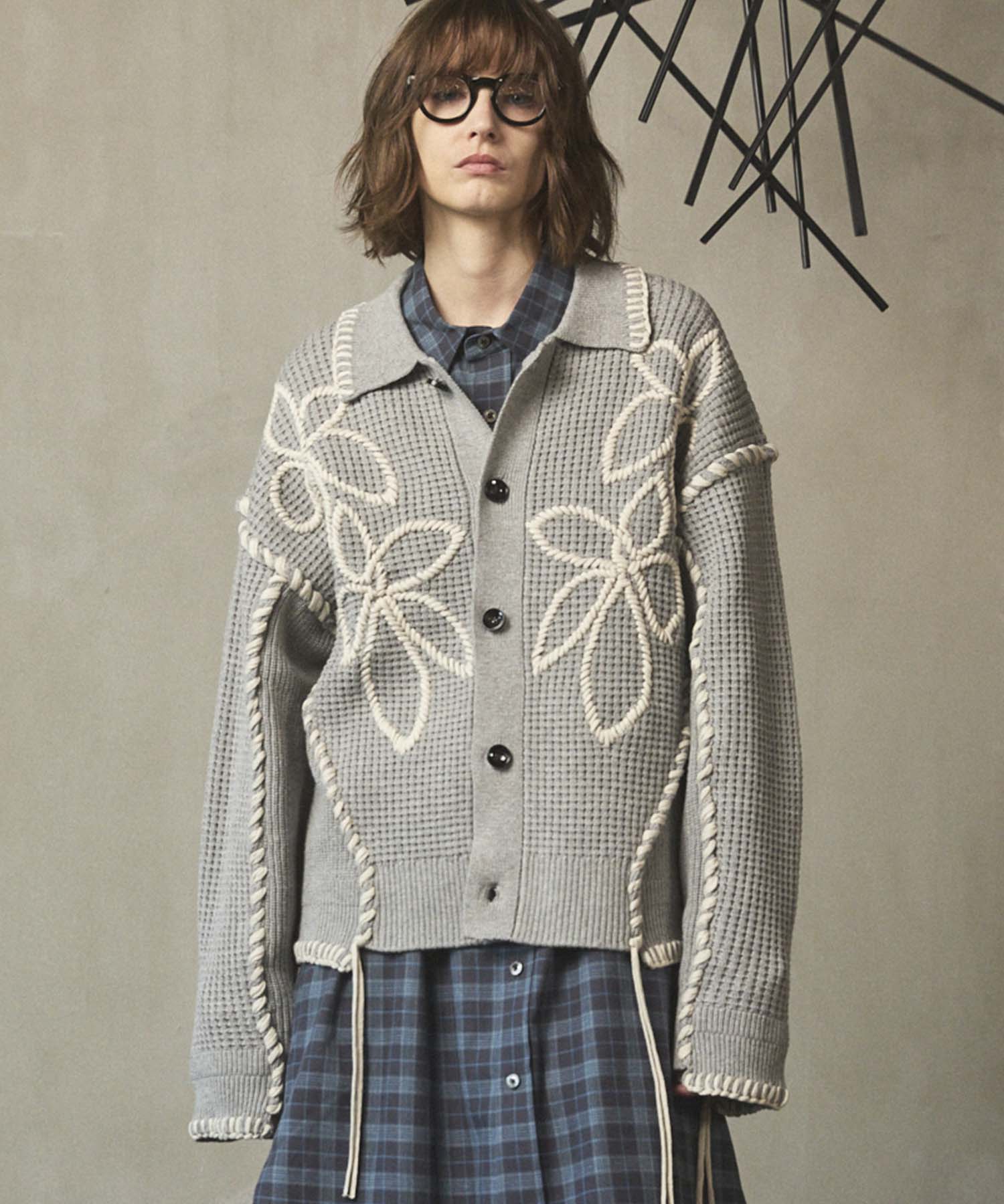 Oni-Waffle Flower Embroidery Prime-Over Collared Cardigan