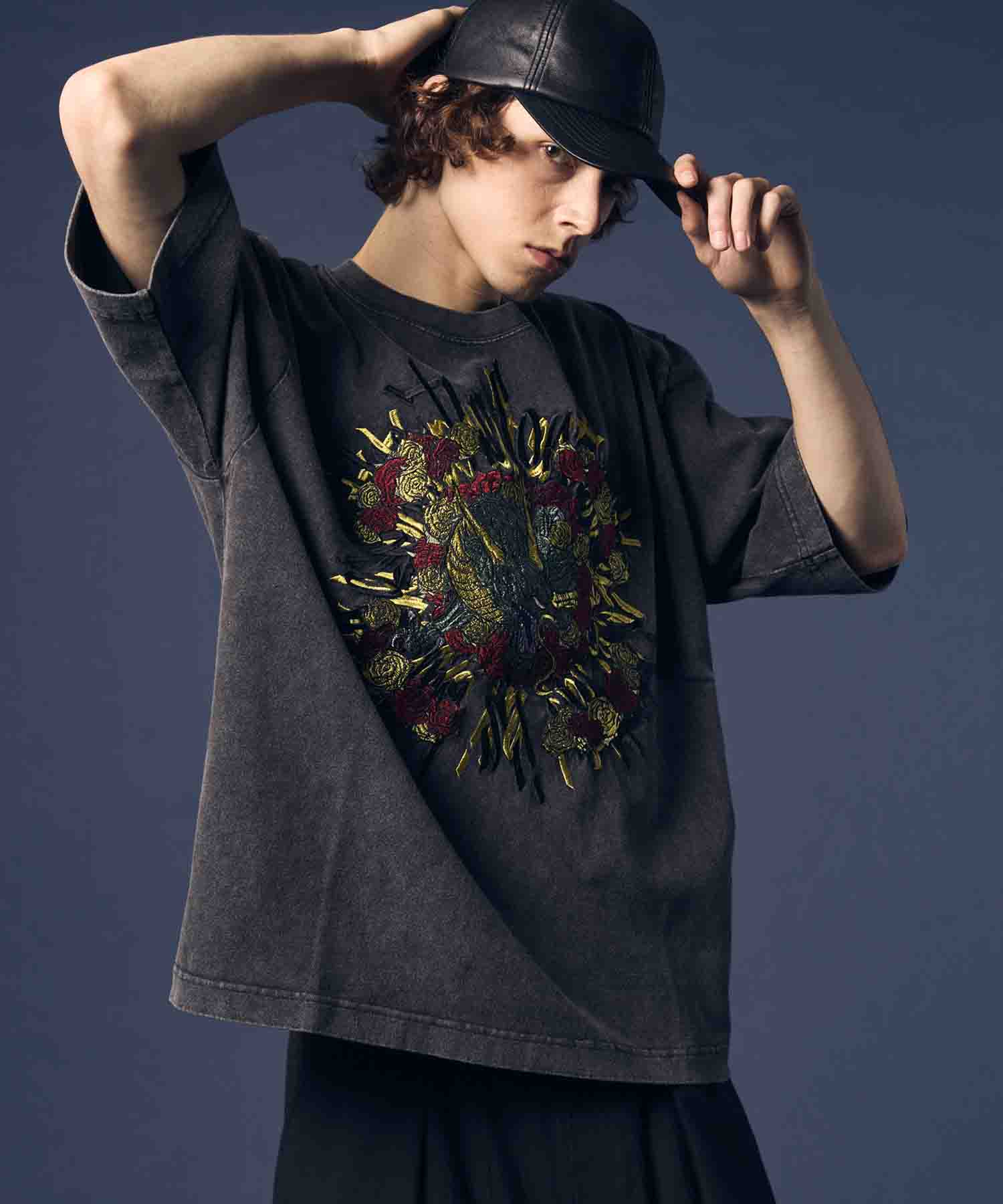 SALE】Various Artists Embroidery Prime-Over Crew Neck T-Shirt