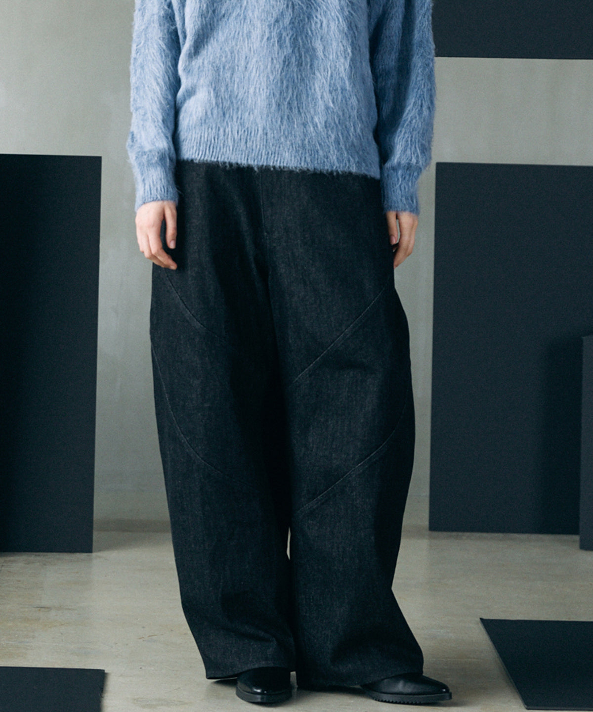 Banana Curve Silhouette Prime-Wide Cargo Trousers