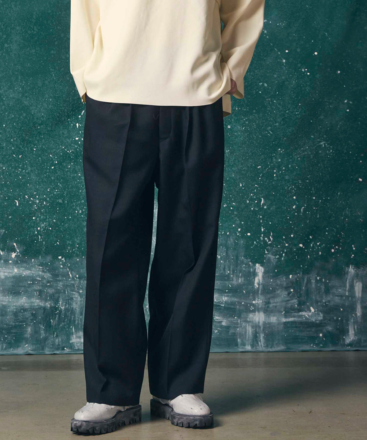 【LIMITED EDITION】Three-Tuck Wide Pants