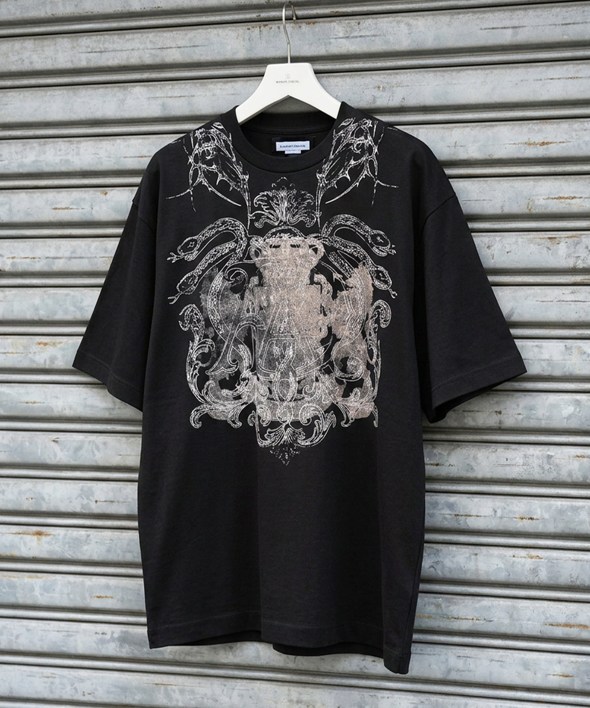 【26SS PRE-ORDER】【Hypnose Association for MAISON SPECIAL】「SNAKE」Prime-Over Crew Neck Graphic T-Shirt
