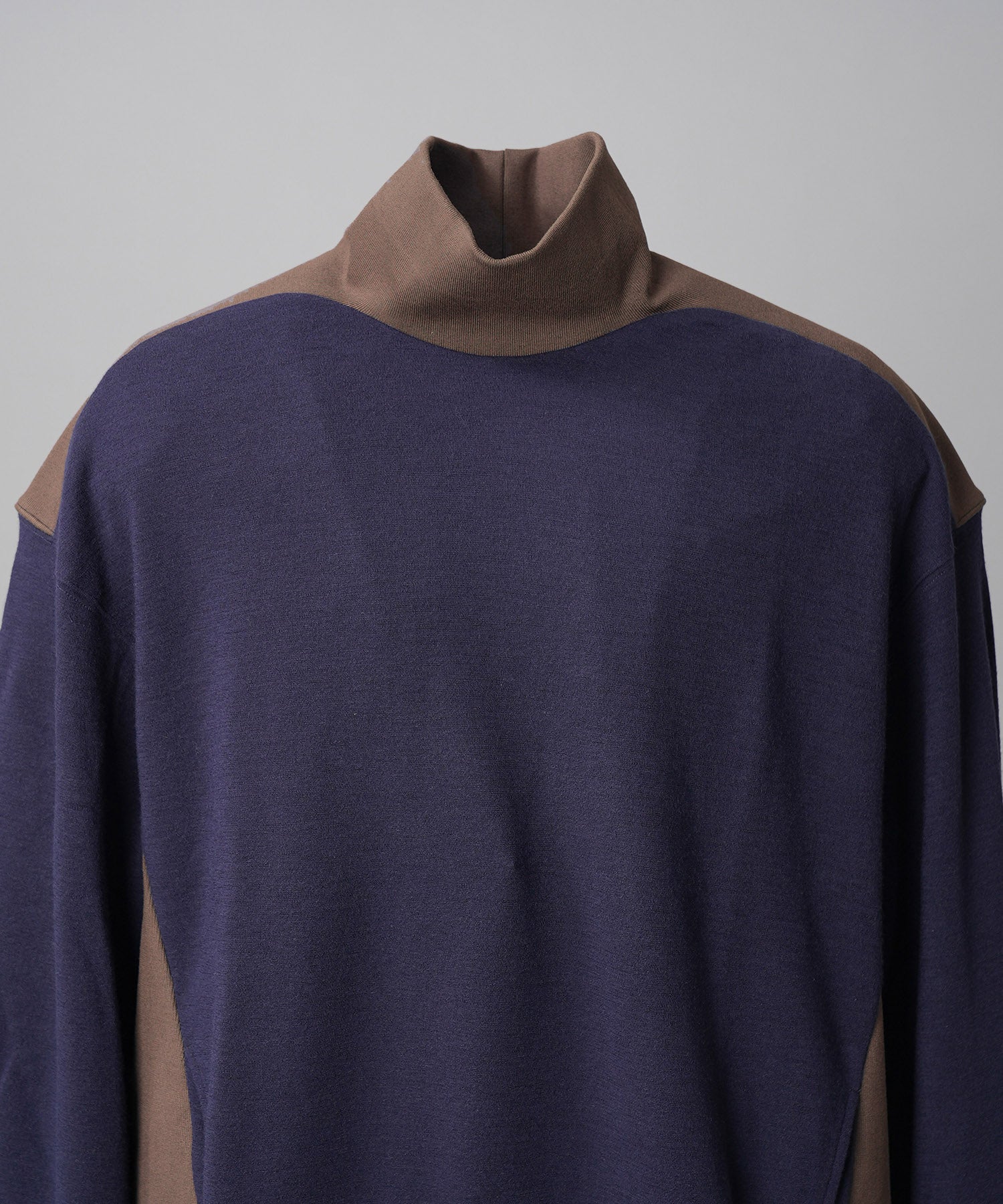 [26AW PRE-ORDER] Cotton Balfa Lace Prime Over Henley Neck Long Sleeve Knit T-shirt
