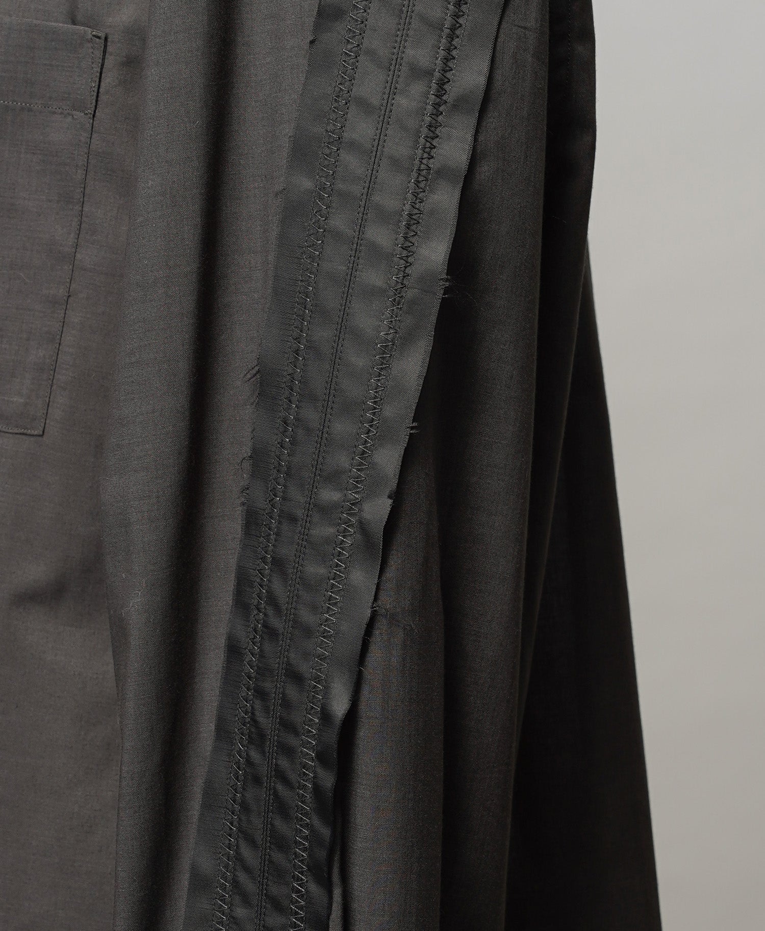 【26ss PRE-ORDER】Deep Front Neck Prime-Over Skipper Shirt