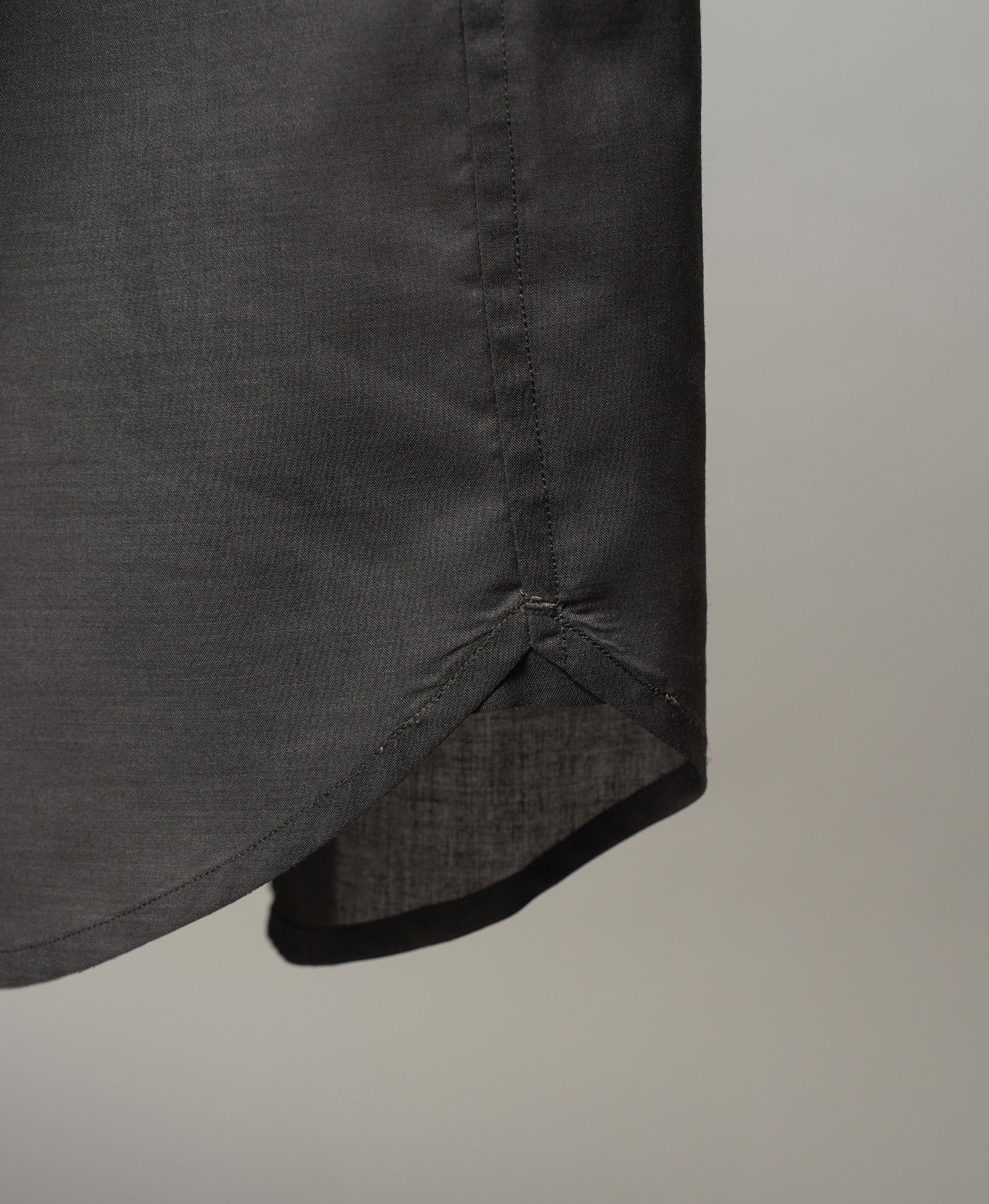 【26ss PRE-ORDER】Deep Front Neck Prime-Over Skipper Shirt