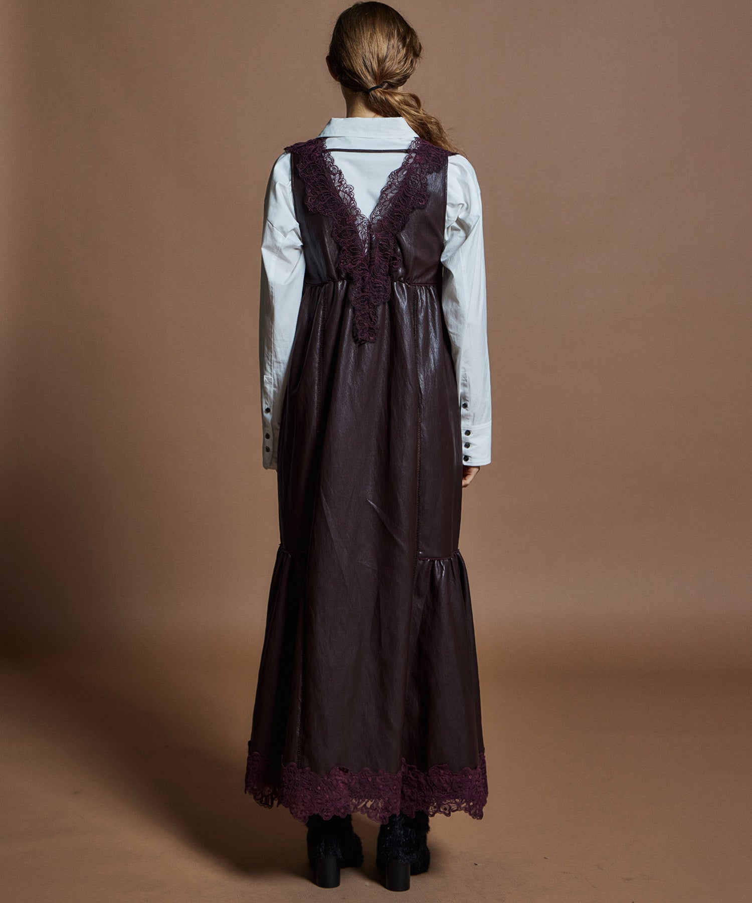 [26WINTER COLLECTION] 纯素皮革内衣连衣裙
