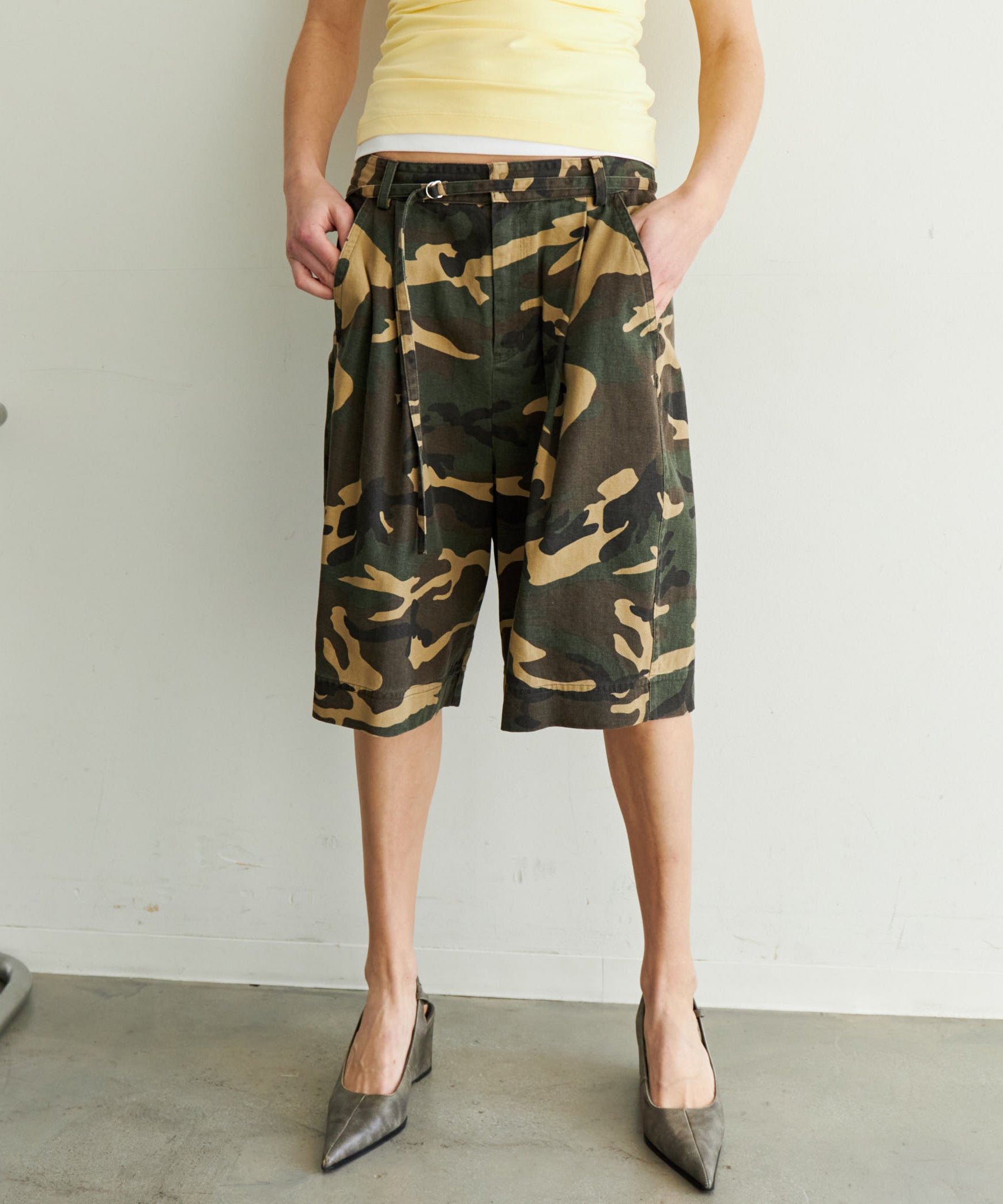 2 - way Double Waist CAMO Curve Shorts