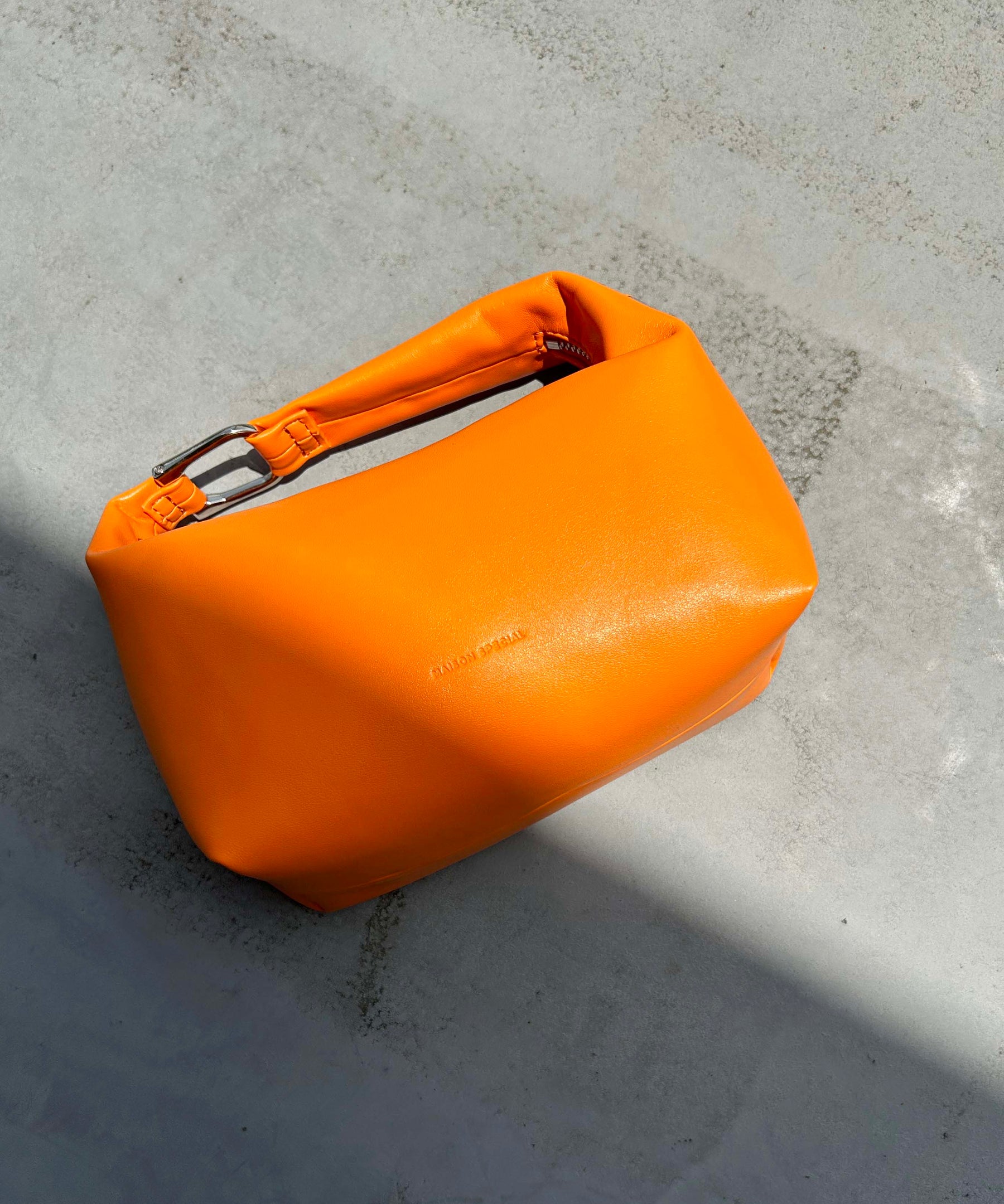 SALE】Metal handle Bag