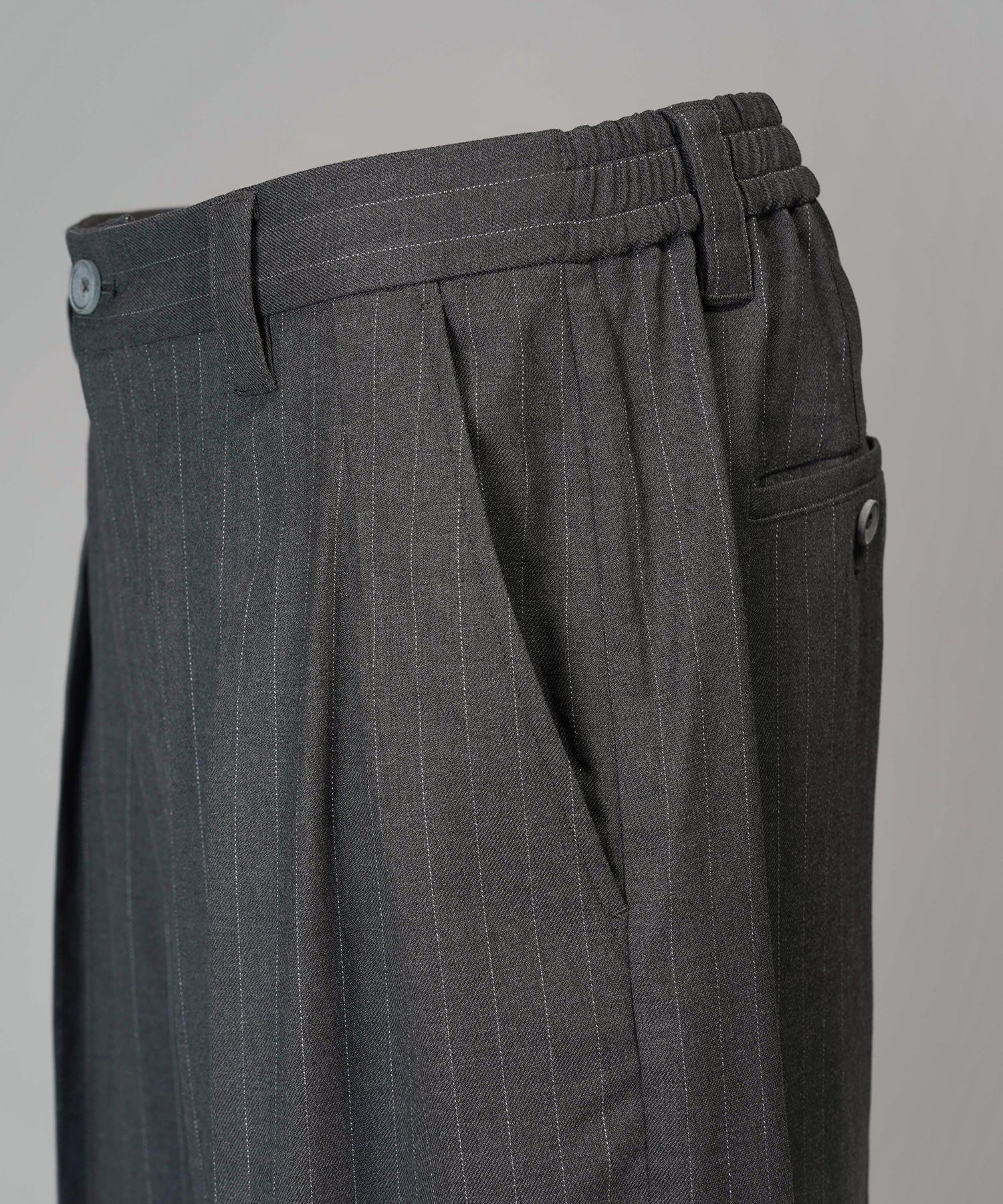 [26SS PRE-ORDER] Airy Striped Gabardine Prime-Wide Two-tuck Pants