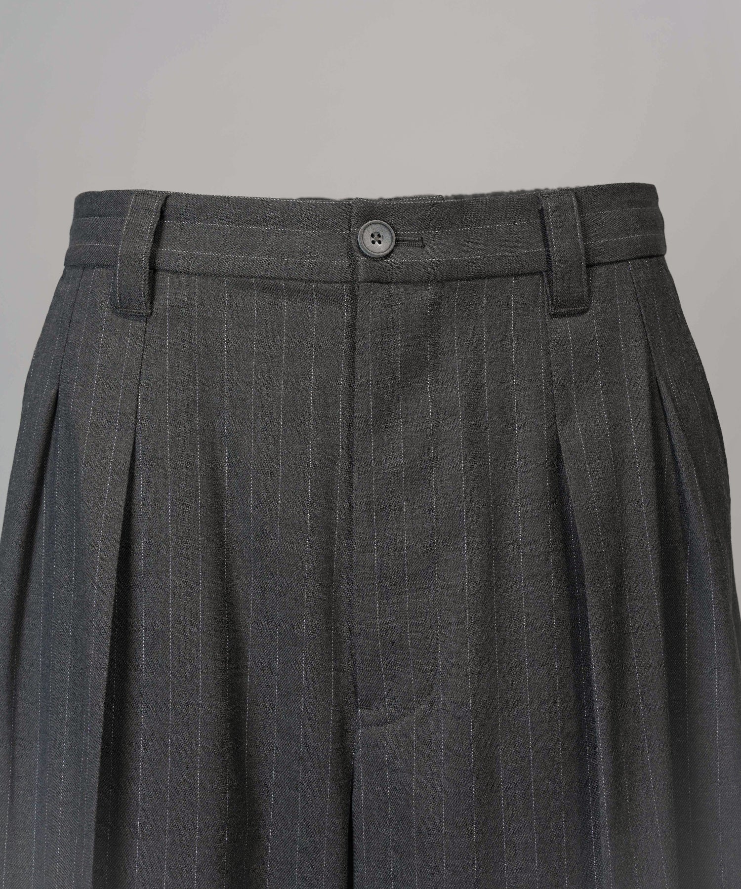 [26SS PRE-ORDER] Airy Striped Gabardine Prime-Wide Two-tuck Pants