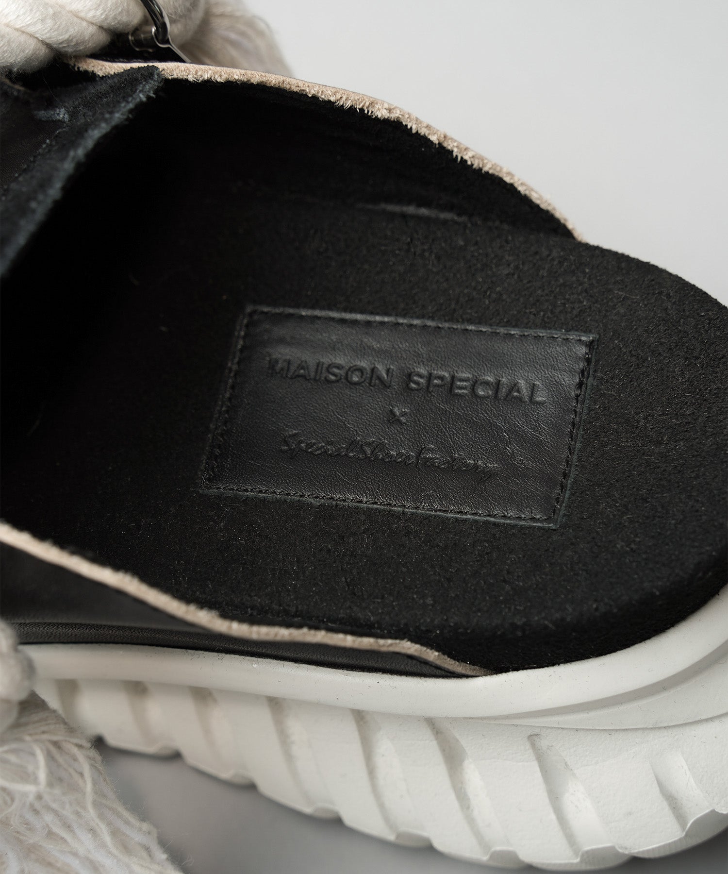 【SPECIAL SHOES FACTORY COLLABORATION】Plain Toe With Open Lacing Flat Slip-ons