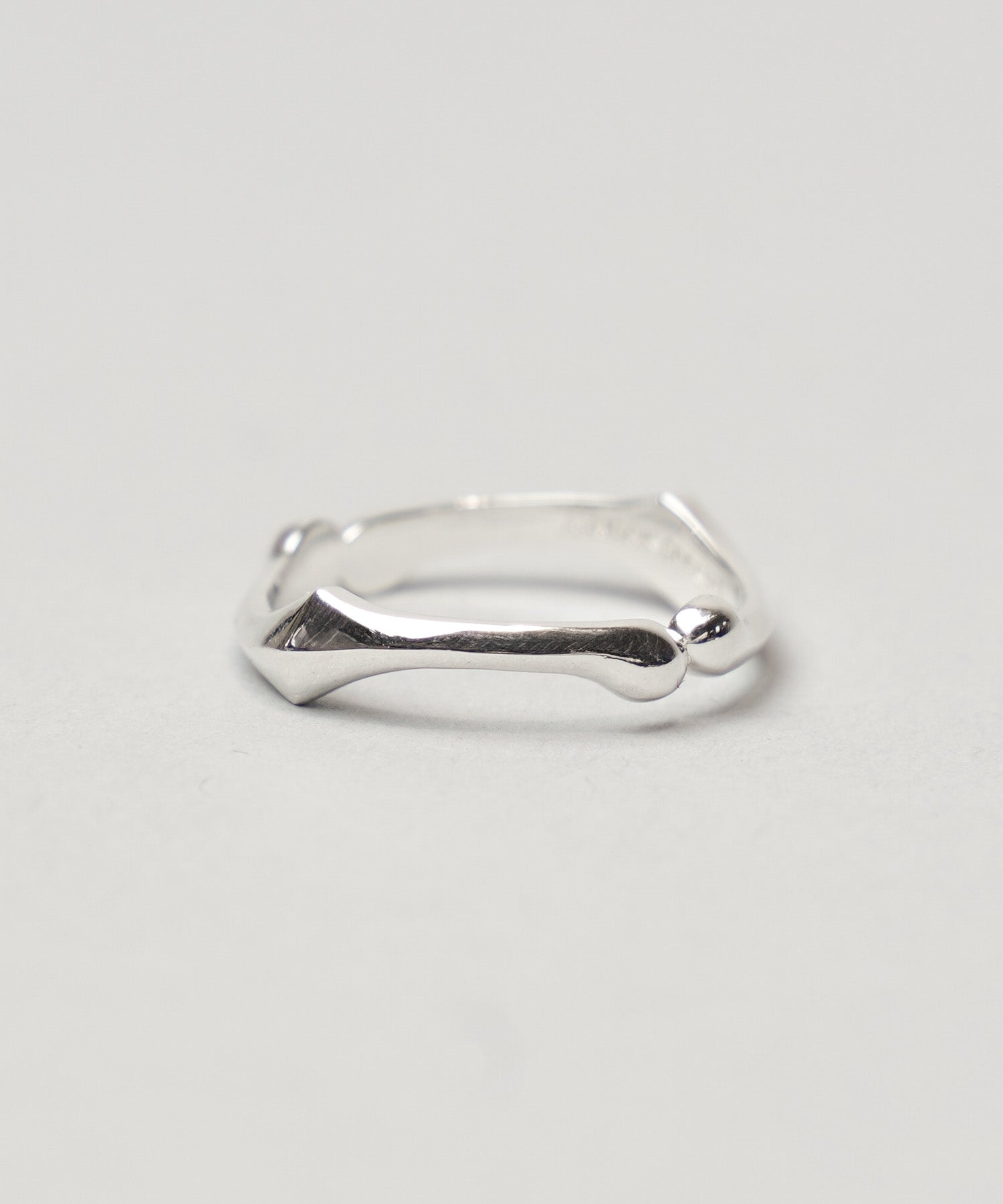 【26SS PRE-ORDER】F-hole Motif Two-Link Ring