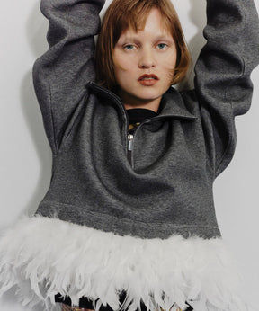 【26AUTUMN PRE-ORDER】Feather Hem Half-Zip Top