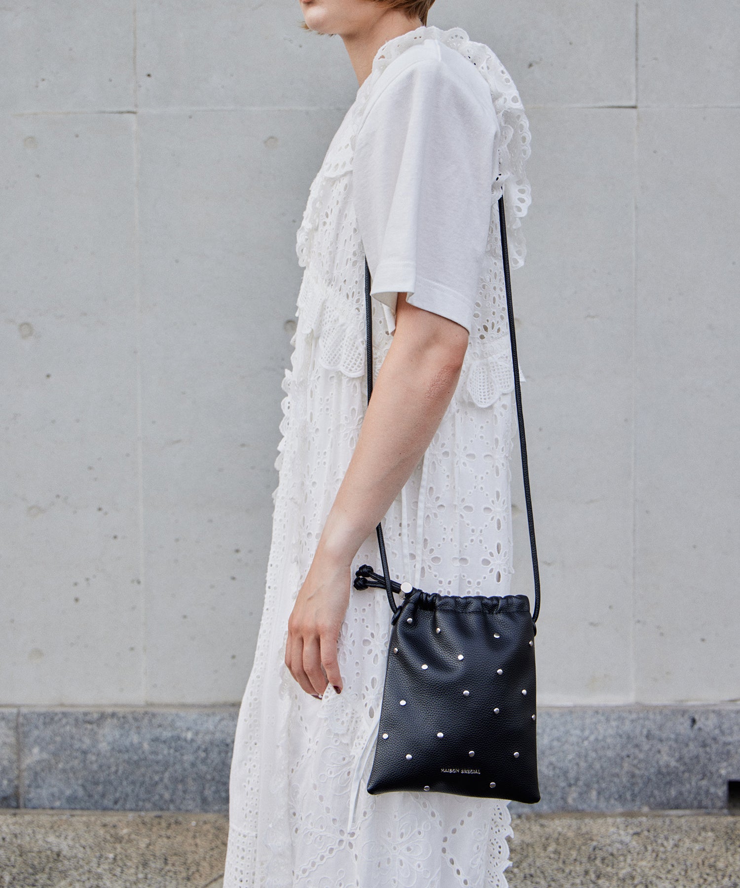 【PRE-ORDER】Studs Drawstring Mobile Tote Bag