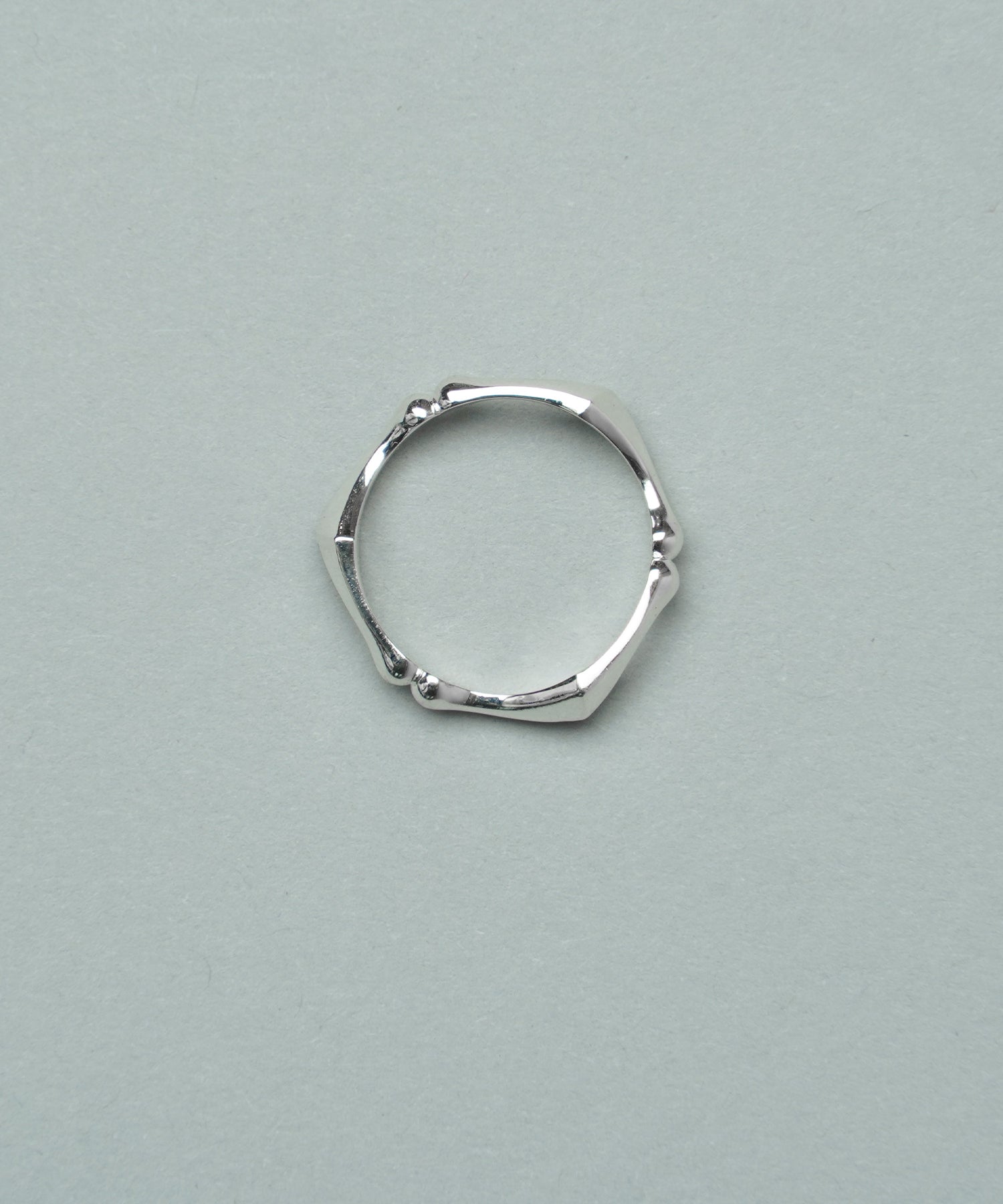 【26SS PRE-ORDER】F-hole Motif Three-Link Ring