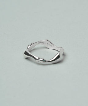 【26SS PRE-ORDER】F-hole Motif Three-Link Ring