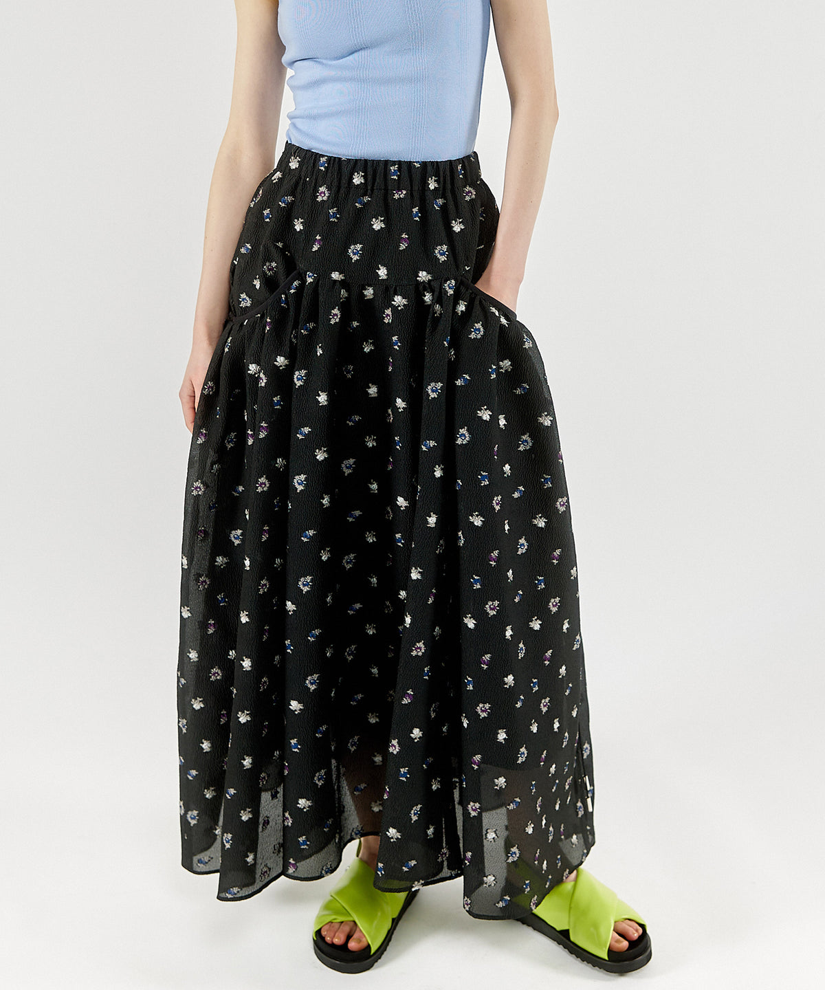 [PRE-ORDER] Floral Pattern Jacquard Voluminous Skirt