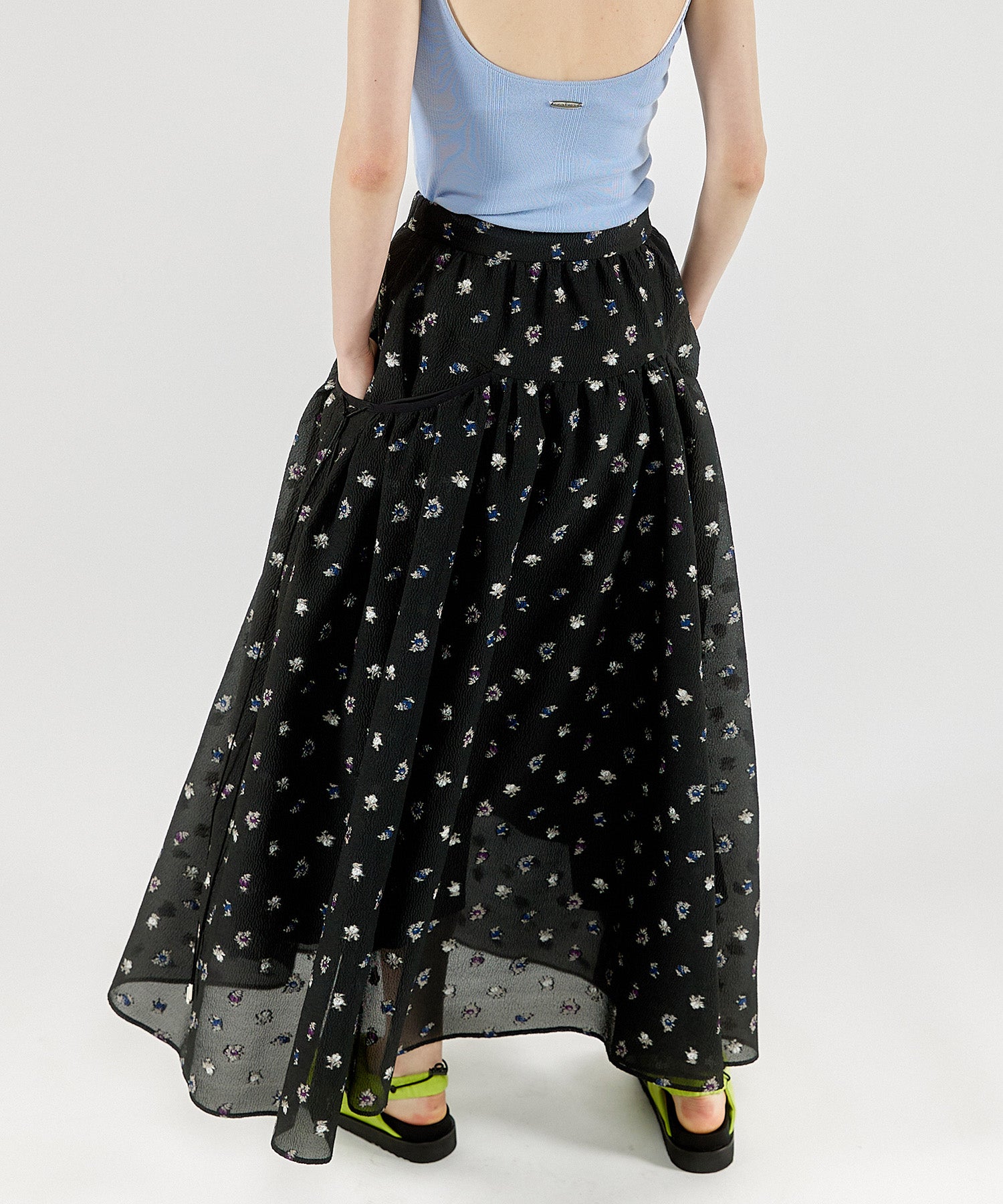 【24SUMMER PRE-ORDER】Floral Pattern Jacquard Voluminous Skirt