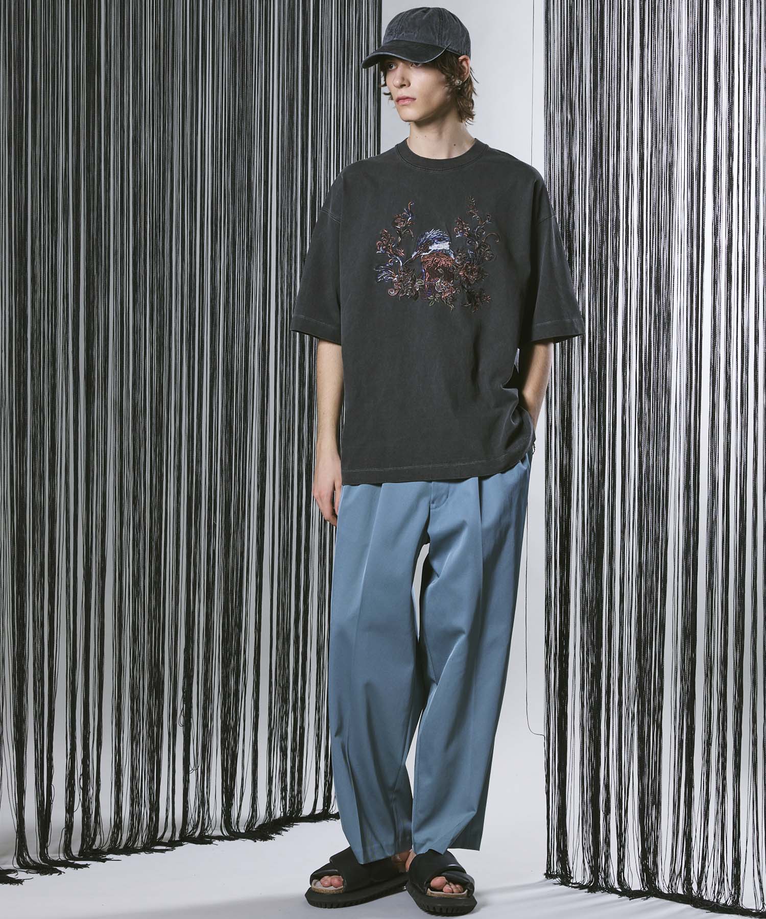 「FLOWER BIRD」Embroidery Chemical Over-Dye Prime-Over Crew Neck T-Shirt