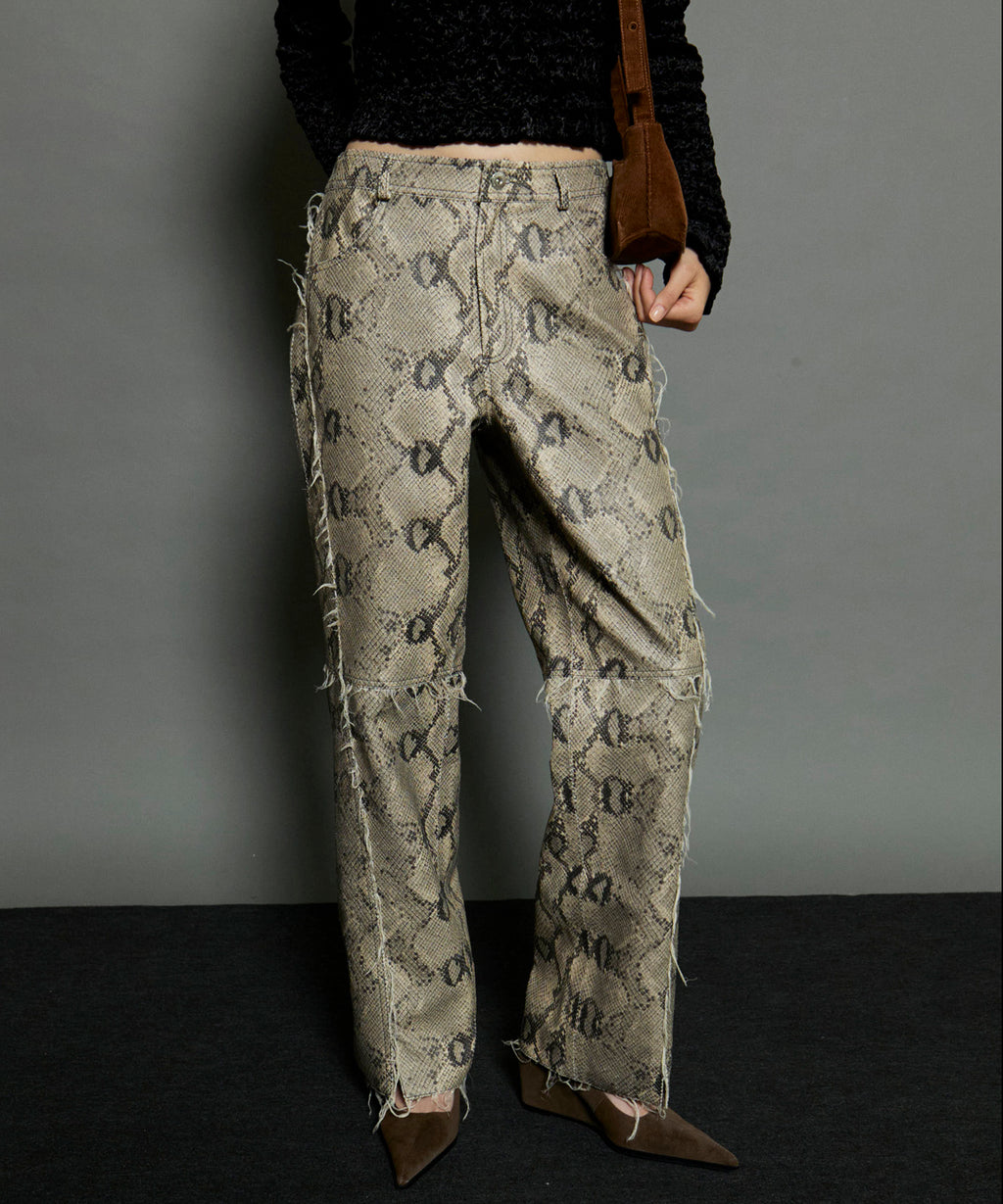 SALE】Vegan Leather Python Cut Off Pants