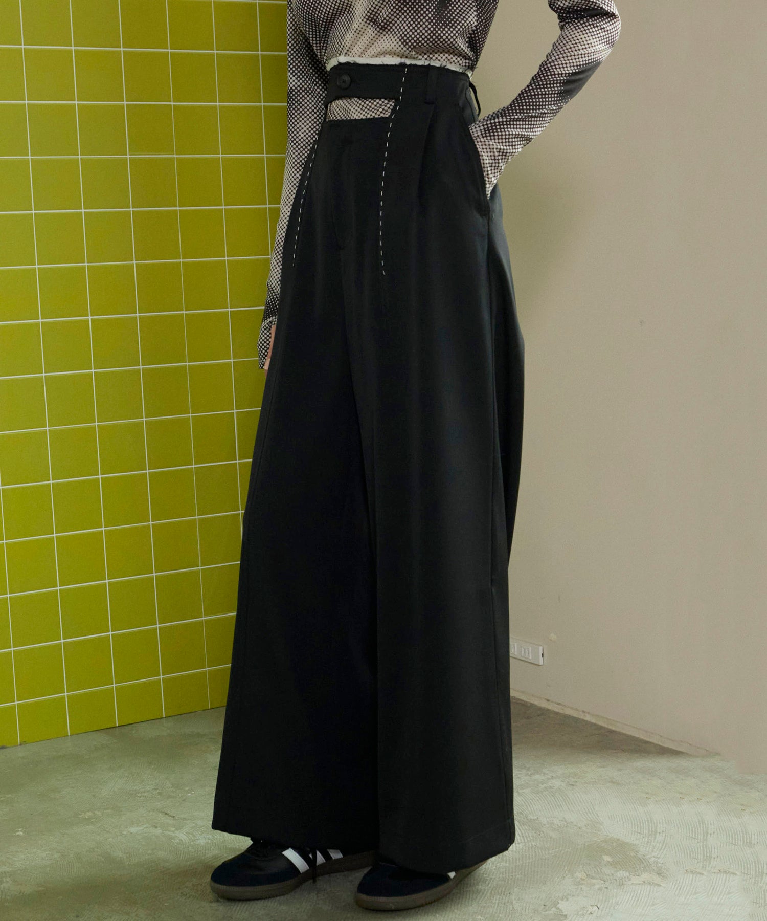 [24Autumn Pre-Order] Front Cut Stitch Wide Pants