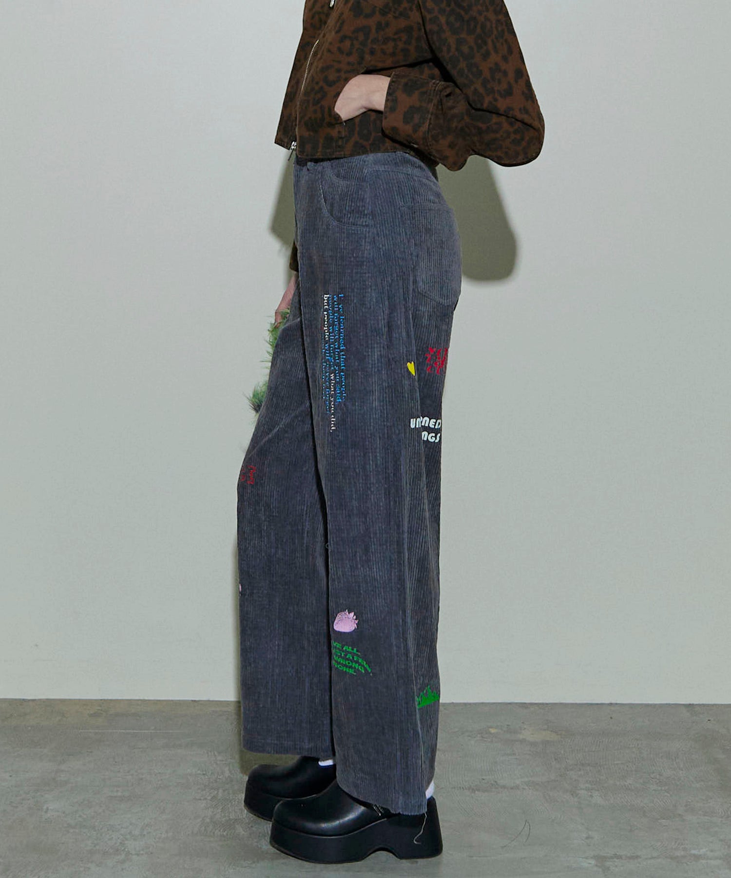 [24Autumn PRE-ORDER] CORDUROY EARLY ROMANCE GRAPHIC PANTS