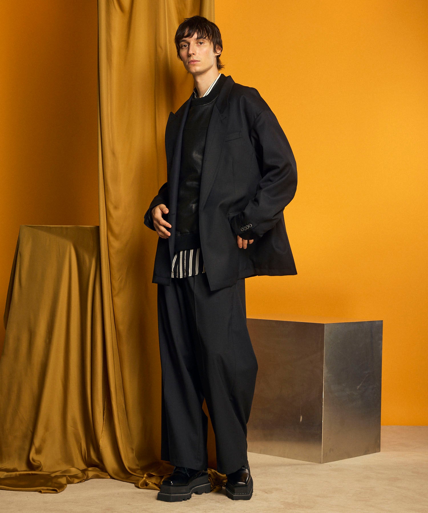 Wool Mix Continuous Town-Tuck Wide Pants