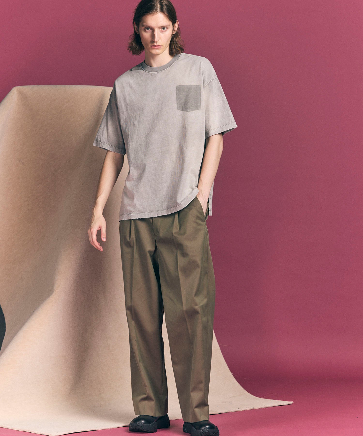 120/2/2/2/2/2/SUVIN COTTON GABARDINE PRIME-WIDE ONE TUCK PANTS