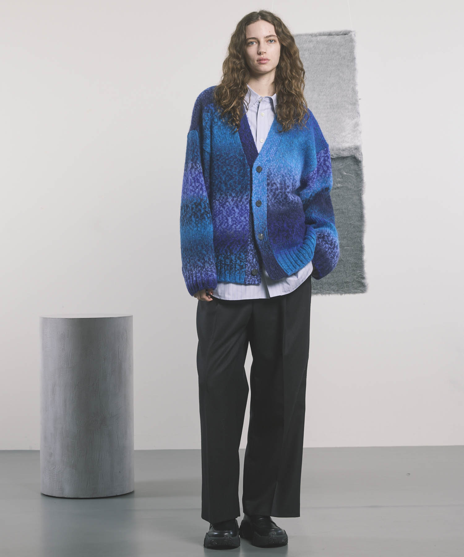 [24AW Pre-Order] Pinori Long Space-Dye Gradation Prime-Over V-Neck Knit Cardigan