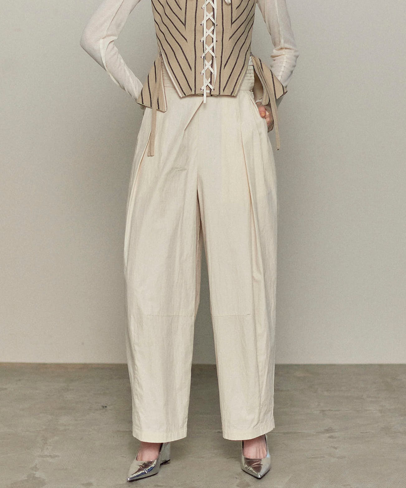 【25SPRING PRE-ORDER】Waist Pleats Cocoon Pants